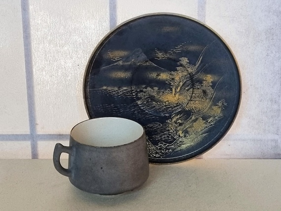 薩摩焼　銘あり　里帰り品　手描き　カップ＆ソーサー　希少　アンティーク 薩摩焼のティーセット、手描きのカップ＆ソーサー、アンティーク陶器の