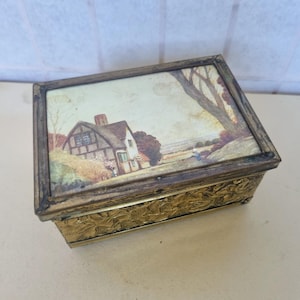 Pudełko na drobiazgi z mosiądzu w stylu vintage | Pokrywka w stylu angielskiego domku | Szkatułka na biżuterię z wytłoczeniami w stylu secesyjnym | Etui do przechowywania w stylu Tudorów