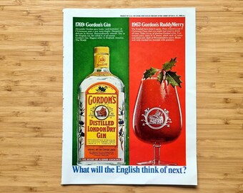 Anúncio de revista de Natal de Gordon's Gin de 1967, receita de coquetel "Ruddy Merry", decoração de bar natalino em vermelho e verde, propaganda de London Dry Gin