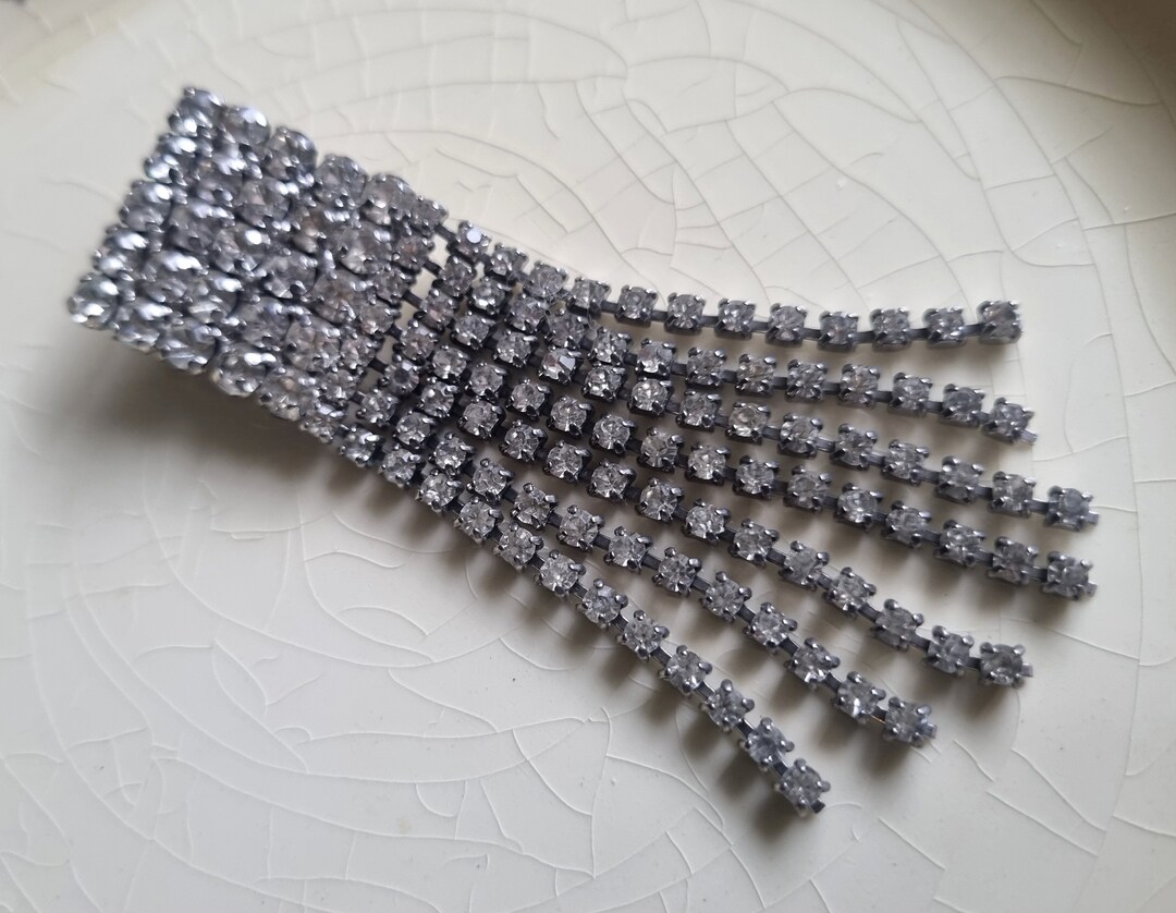 Art Deco 1960’s Rhinestone Tassel Brooch - Silver-Tone Rhinestone Accent Art Deco Rhinestone Brooch | Vintage Cascading Crystal  main image 4