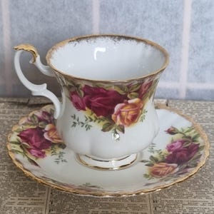 Royal Albert Old Country Roses Teacup Set | Vintage English Bone China Tea Cup Saucer Duo | Gold Trim Floral Pattern