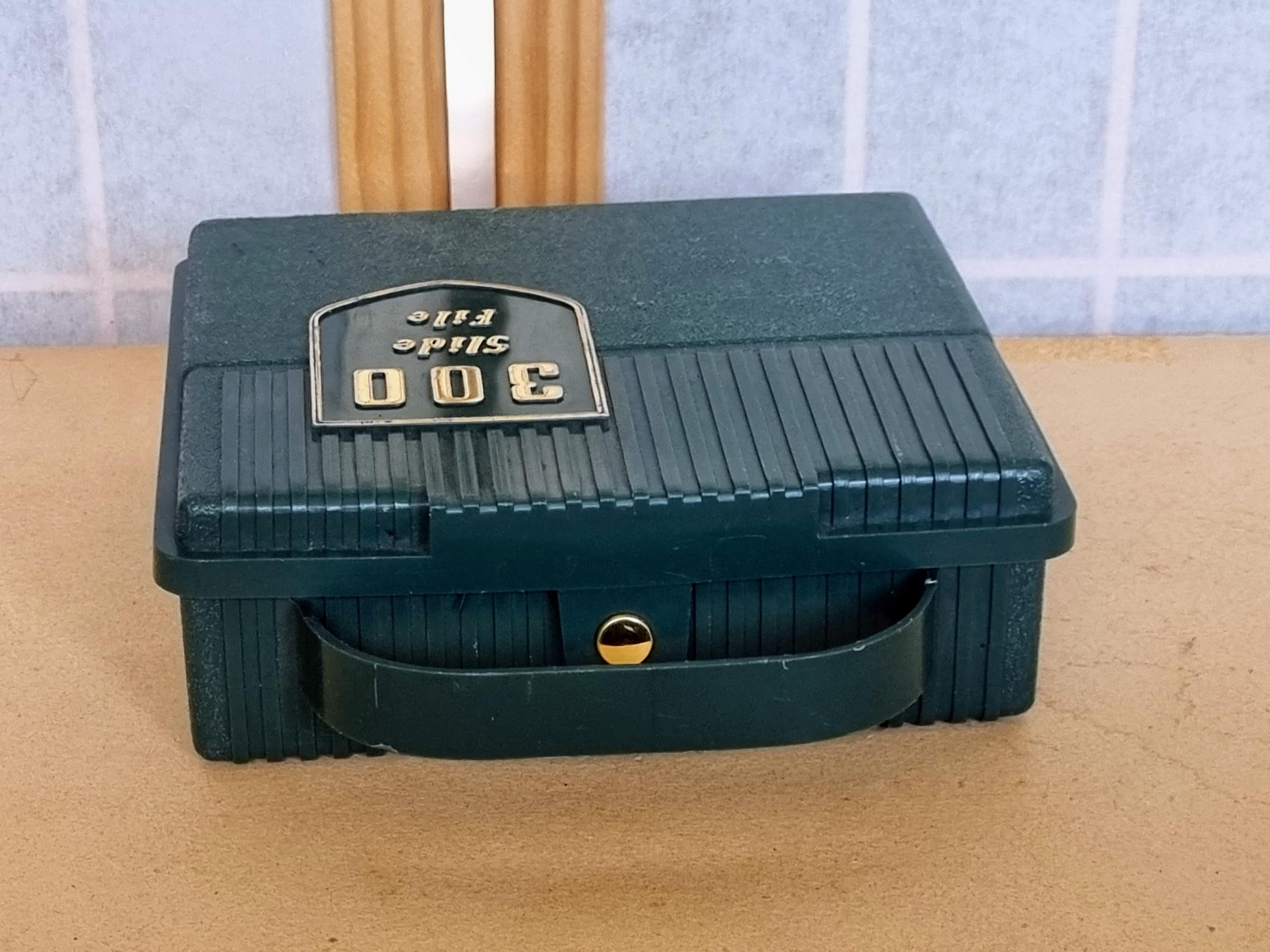 ヴィンテージブーツ 300枚スライドファイルボックス | レトログリーン