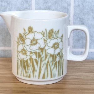 Jarra de leche Hornsea Floral / Jarra de cerámica inglesa vintage / Cocina de estilo moderno de mediados de siglo / Estampado de margaritas verdes y blancas / Hecha en Inglaterra