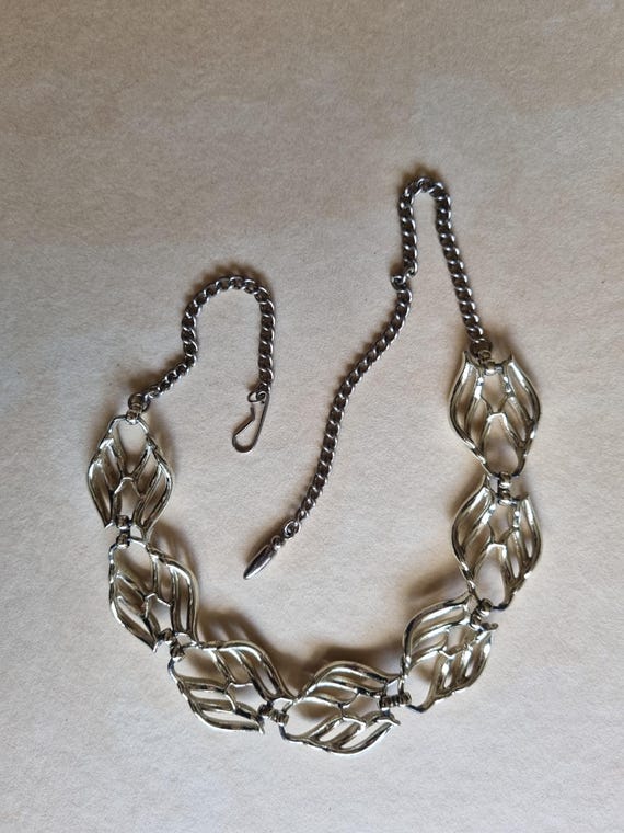 ★VINTAGE HOLLYWOOD★ Twist Leaf Chain Necklace 351983b7f8fd67a6c9c3dc042d73fb