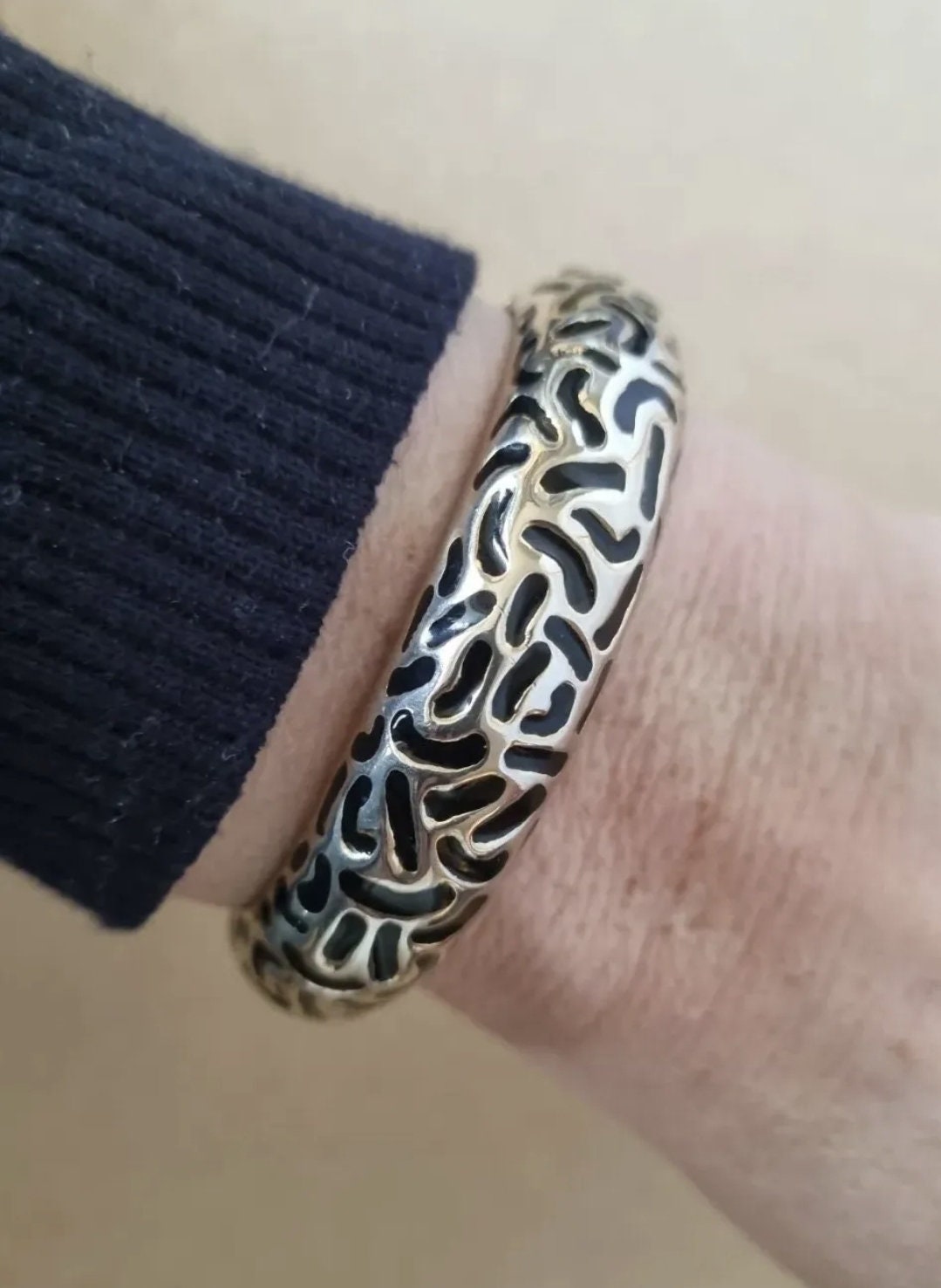 Leopard Print Hinged Bracelet, Gold Tone Metal, Black Enamel  display picture 3
