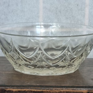 Vintage Glas Schüssel Schmuckschale | Kleines gemustertes Sammlerstück | Mid Century Konfekt Teller Küche Dekor | Klare Pressglas Schmuck Halter