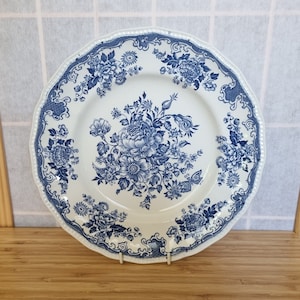 Kensington Ironstone Plate | Vintage Blue White Floral Design | English Balmoral Pattern 25cm | Classic Ceramic Dining Collectible