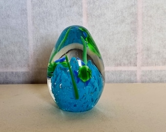 Glazen oceaan presse-papier | Blauw turkooisgroen zwevend bubbelontwerp | Handgeblazen kunstglas voor verzamelaars | Bureauaccessoire