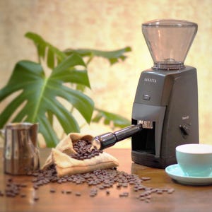Portafilter Holder for Baratza Encore ESP grinder closed
