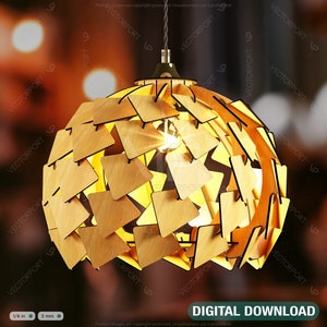 Könnte beinhalten: Eine sphärische Hängelampe aus Holz. Die Leuchte besteht aus vielen kleinen, dreieckigen Holzstücken, die in einem geometrischen Muster angeordnet sind. Die Leuchte wird von einer einzigen Glühbirne in der Mitte beleuchtet.