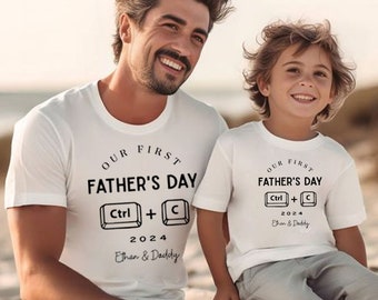 Chemise personnalisée pour la fête des pères, notre premier t-shirt assorti pour la fête des pères PNG, numérique