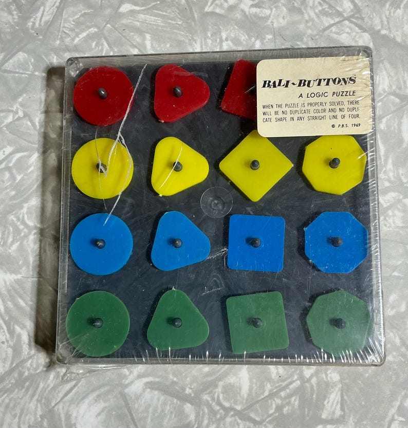 Button Triangle Riddle Vintage Bali-buttons Logic Puzzle. Brain Teaser 1969 Cracked Lid Black ...