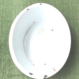 Antique Vintage Large Oval Enamelware Baby Bath Basin Wash Tub, 20.5x15.5”