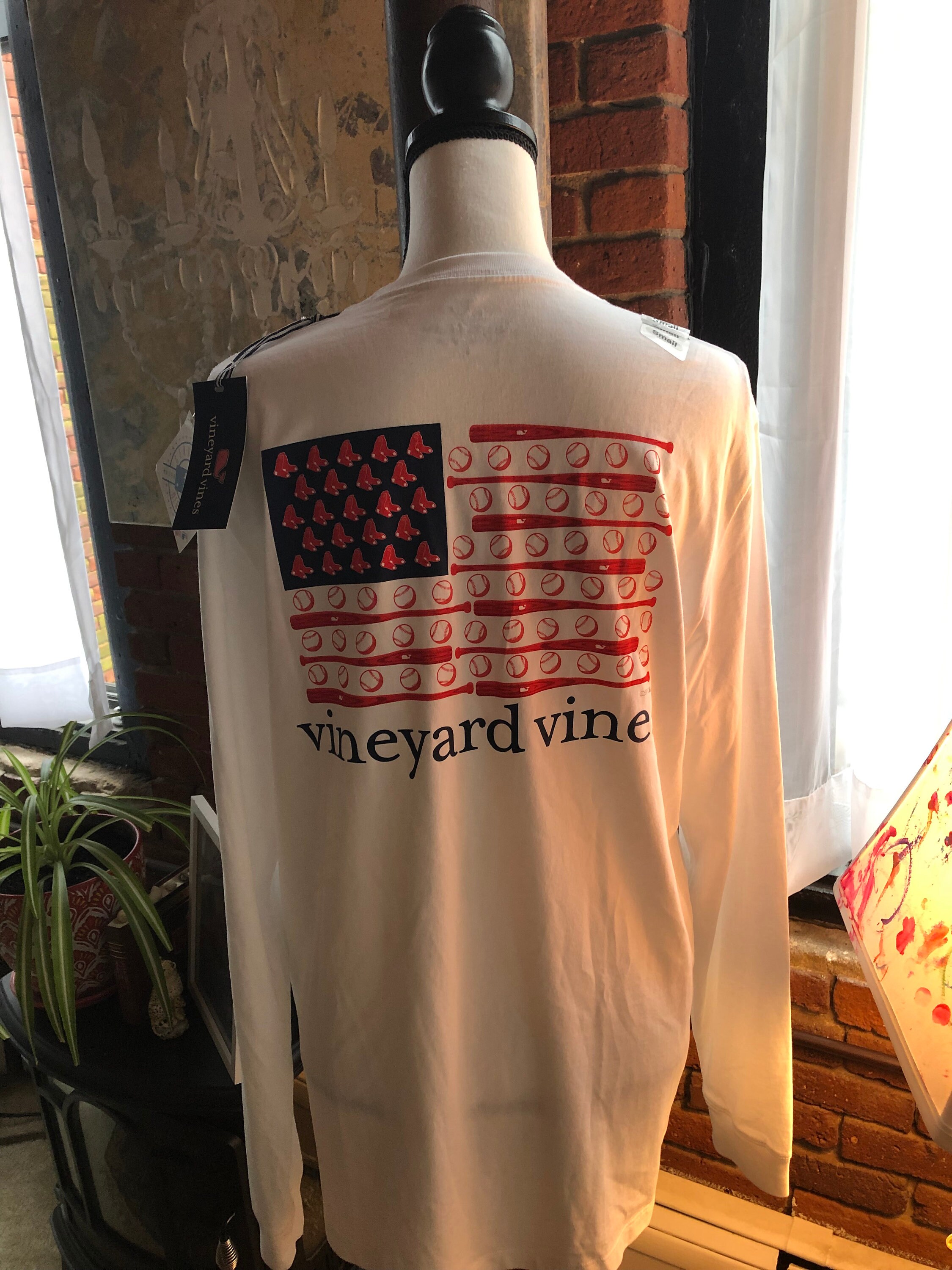Vineyard Vines Collab Unisex Size 