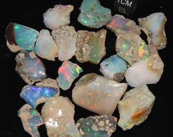 lot of 30 grams of raw Welo Opal (30 grams - 004**)