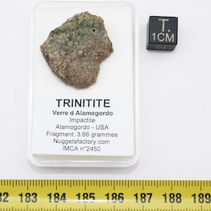 Trinitite fragment in a box - Alamogordo glass (USA - 3.66 grams - 095*)
