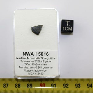 Slice of Martian meteorite NWA 15016 in a box - Achondrite Shergottite (Algeria - 0.244 gram - 012 **)