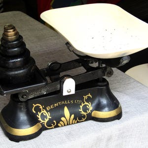 Vintage Cast Iron Black Kitchen Scales & Weights Gold Barge Art Bentalls Design