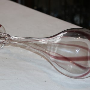 Unieke Vintage 30 cm hoge handgeblazen ART Glass Clear VASE Burgundy Swirl Design