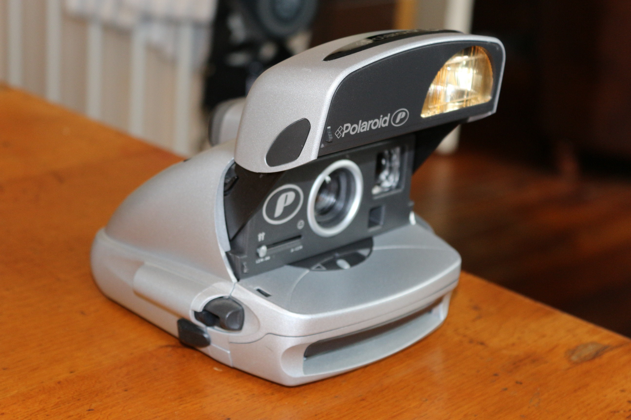 レトロ POLAROID P 600 シリーズ インスタントフィルムカメラ