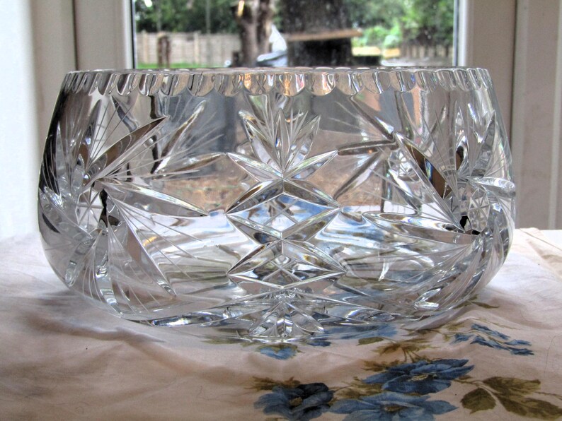 Vintage Crystal Cut Glass Bowl Large Heavy 9 23cm Diameter