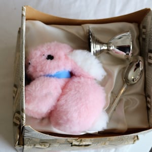 Yeoman Plate Plated Egg Cup & Spoon with Pink Bunny Bautizo Set Regalo