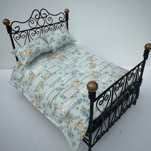 Miniature patchwork dolls house quilt 1:12 scale