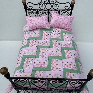 Miniature patchwork dolls house quilt 1:12 scale