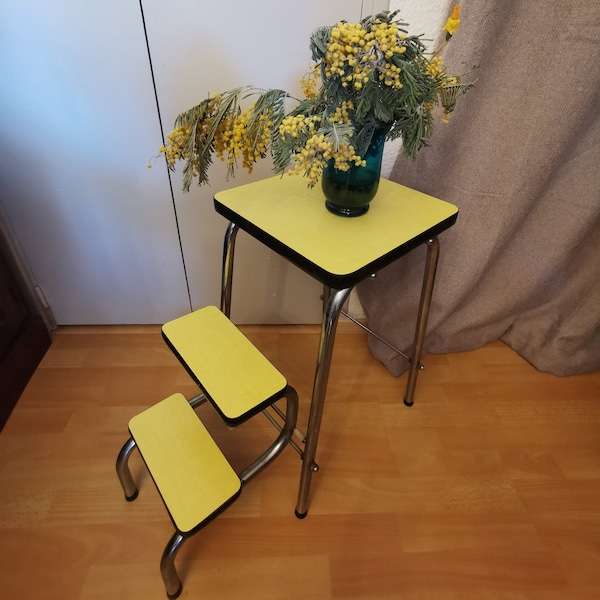 Tabouret, marche- pieds, escabeau formica jaune noir argent années 60 vintage France