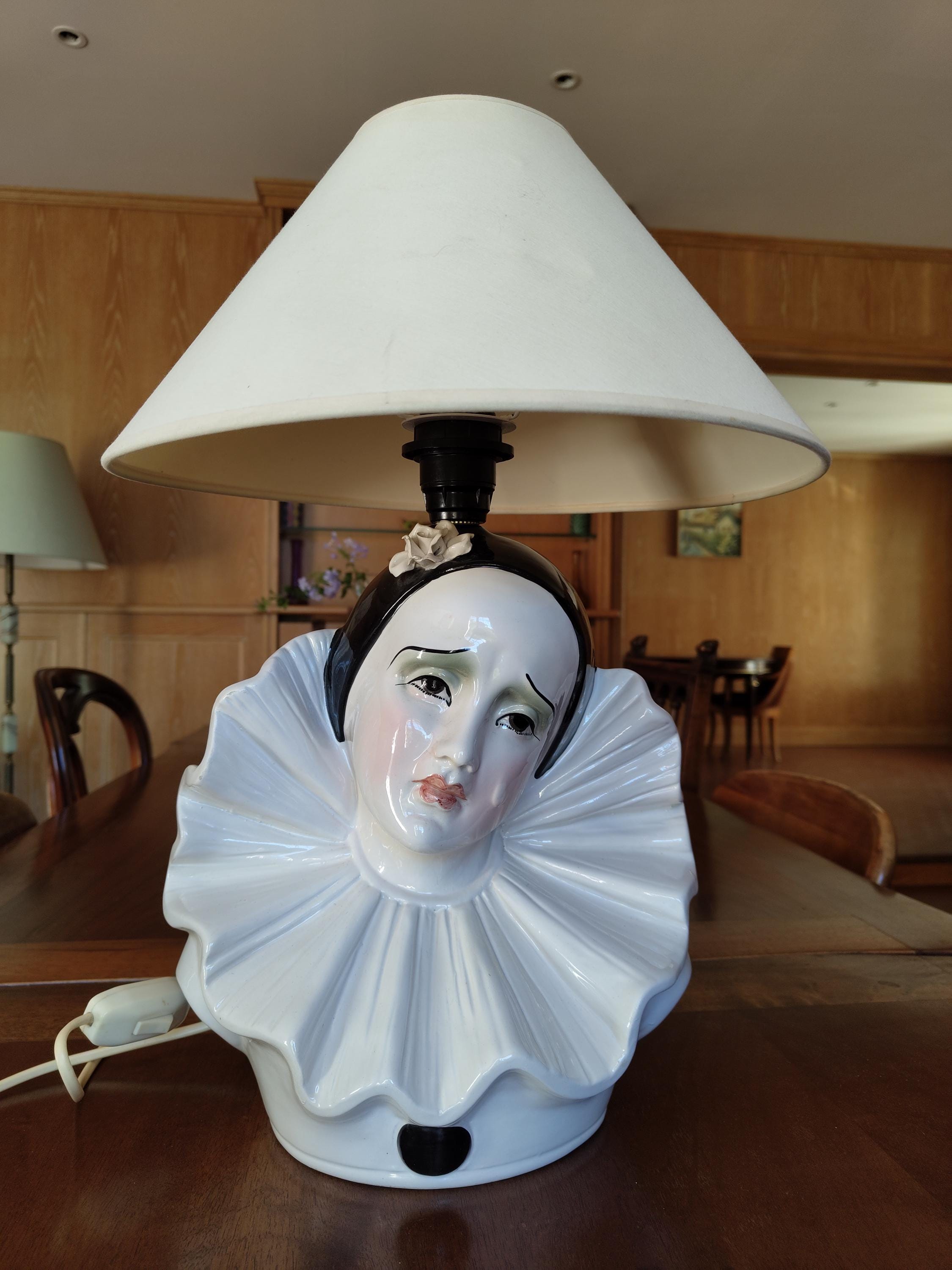 Lampe Pierrot à poser en céramique années 70