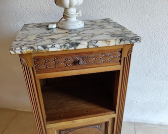 Mesita de noche antigua francesa de roble con tapa de mármol, mesita de noche vintage Art Déco y Luis XVI con revestimiento de orinal de cerámica, armario c. 1900