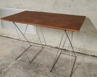 Table bureau scandinave vintage années 70  111x64.5x77.5 cm  France