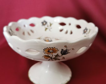 Fruit bowl  French porcelain Moustier, white faience Porcelaine ajourée Excellent gif inexpensive France Provence kitchen