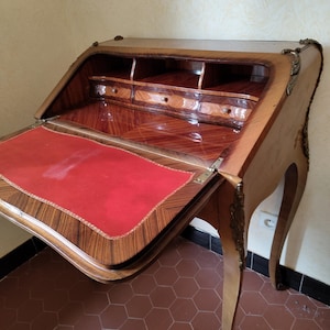 Antiker französischer Sekretär im Stil Louis XV, florale Intarsien, Vintage, kleiner Sekretär mit Bronzebeschlägen, Schreibtisch aus dem 19. Jahrhundert