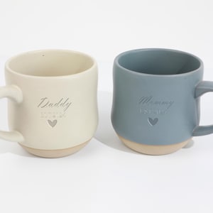 Ensemble de tasses personnalisées pour maman et papa, tasses pour couples en céramique, tasses pour la fête des parents, tasses familiales personnalisées, tasses de grossesse, cadeau gravé,