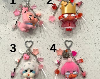 キーホルダー・アクリルキーホルダー Popmart crybaby crying for love cherry Popmart Pop Mart Limited Crybaby Valentine Crying for Love