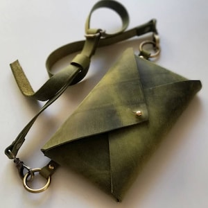 Handmade Genuine Leather Crossbody Bag, Minimalist Envelope Purse, Adjustable Strap, Unique Gift for Her Envelope Design, Small Shoulder bag