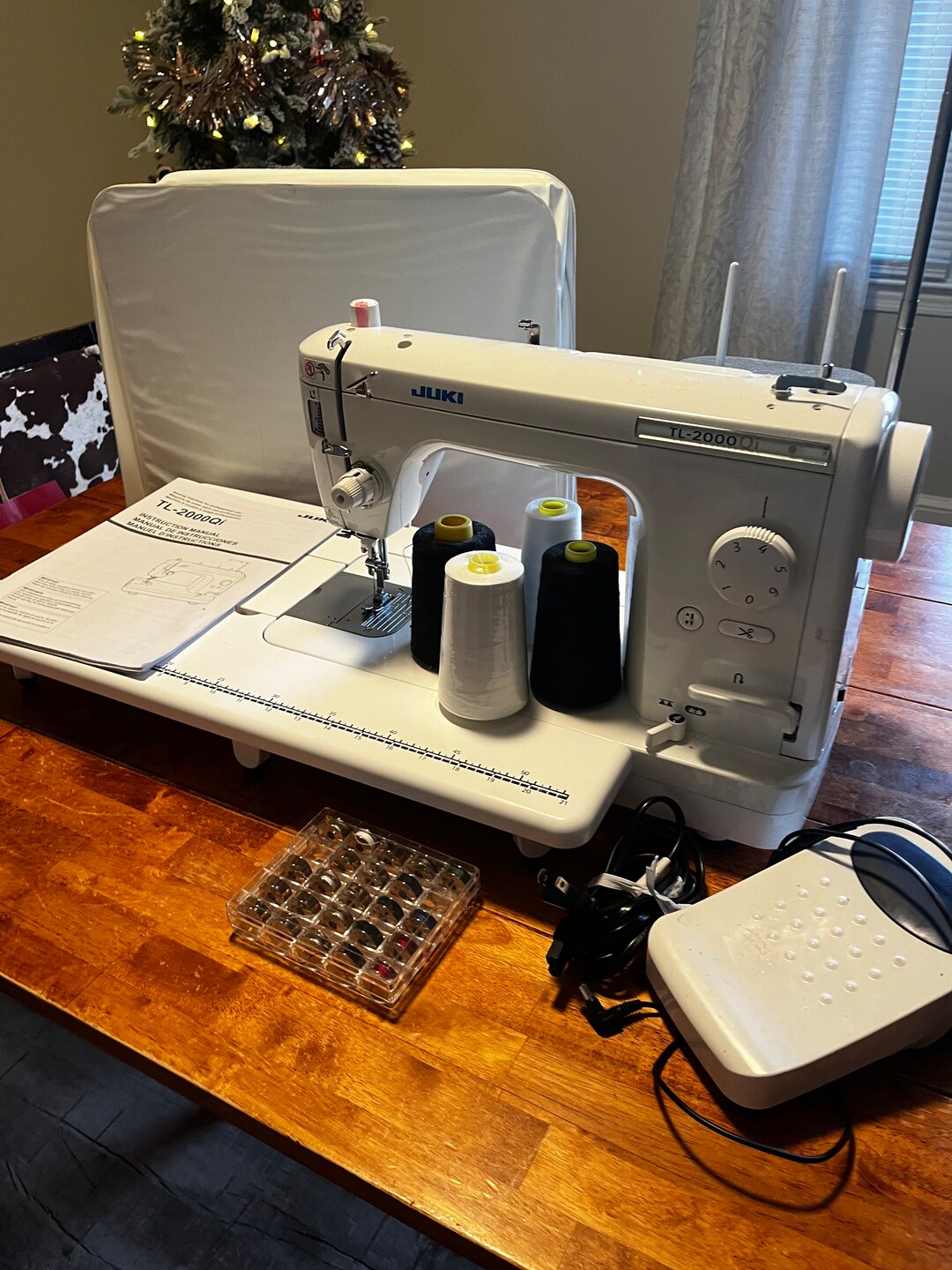 Juki 2000qi Professional Sewing Machinee With Extended Quilting Arm