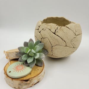 Keramik Pflanztopf Kugelform – rustikal & handgefertigt, frostfest, 14 cm Ø, Blumentopf Unikat