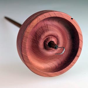 Cèdre et acajou 0,78 oz Vermont Spindles Spindle Drop Spindles Top Whorl avec mérinos blanc