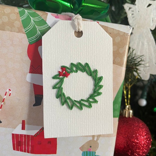 Christmas Gift Tags with String, Wreath Embroidered Tags Handmade, Tags for Holidays, Embroidered Christmas Tags, Embroidery Holiday Tag