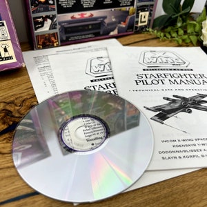 Juego para PC en CD-ROM de coleccionista de Star Wars X Wing en caja original con manuales imagen 6