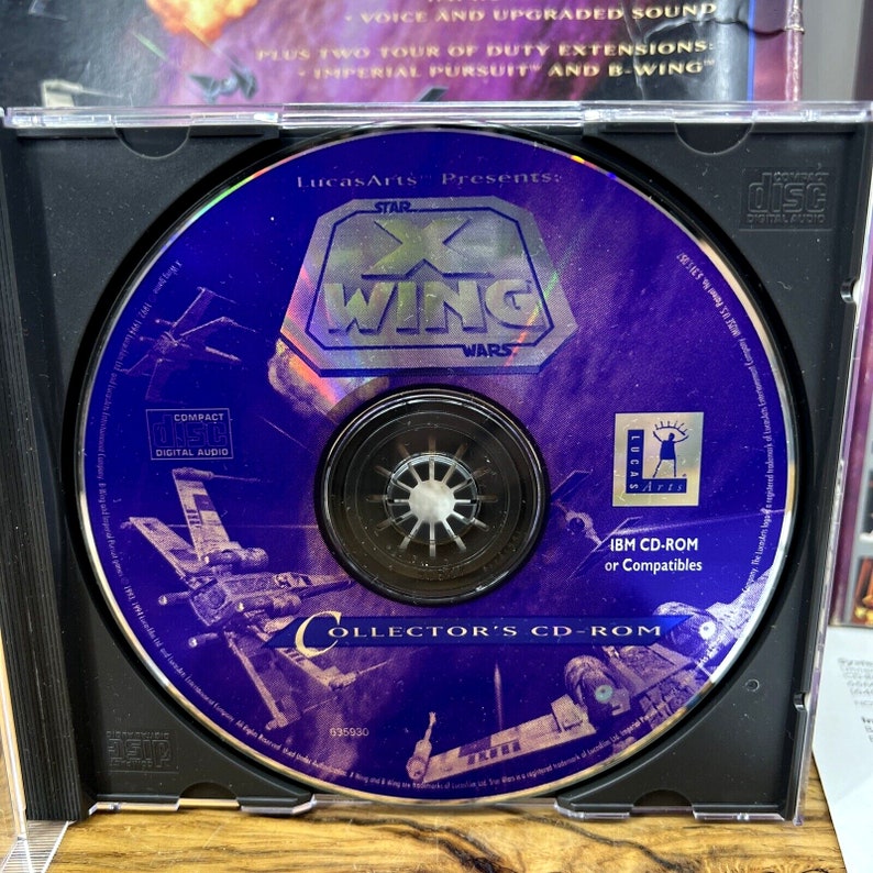 Juego para PC en CD-ROM de coleccionista de Star Wars X Wing en caja original con manuales imagen 4