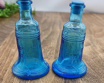 Vintage 1970s Wheaton Blue Liberty Bell Salt And Pepper Shakers