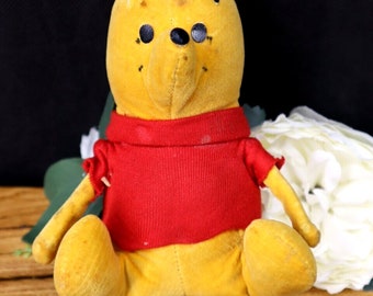 Peluche Disney Gund Winnie l'ourson vintage des années 70 avec des copeaux de bois en peluche