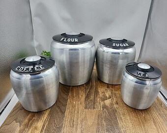 Ensemble de 4 boîtes vintage MCM Kromax avec couvercles en aluminium filé, farine, sucre, café, thé