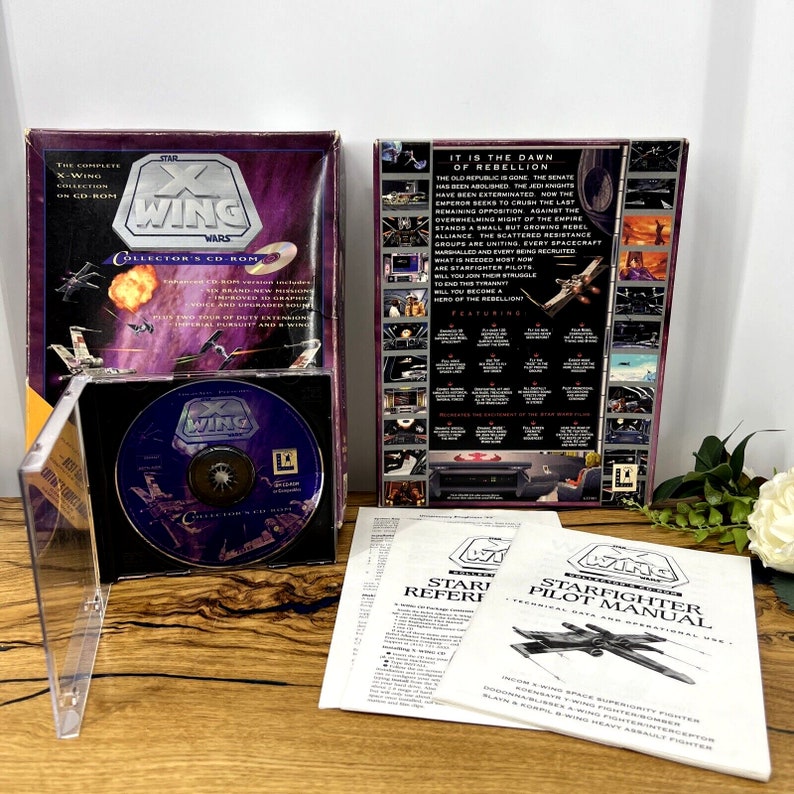 Juego para PC en CD-ROM de coleccionista de Star Wars X Wing en caja original con manuales imagen 3