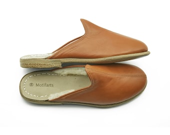 Tan Leather Yemeni Slippers: Handmade Turkish Slip-Ons