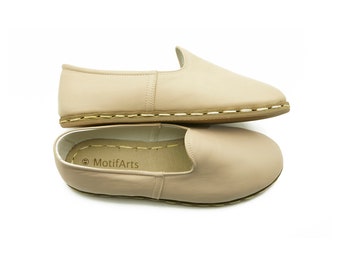 Handmade Turkish Leather Yemeni Shoes: Men's Beige Slip-Ons