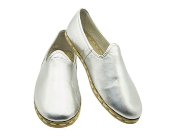 Handmade Silver Yemeni Shoes: Turkish Leather Slip-Ons